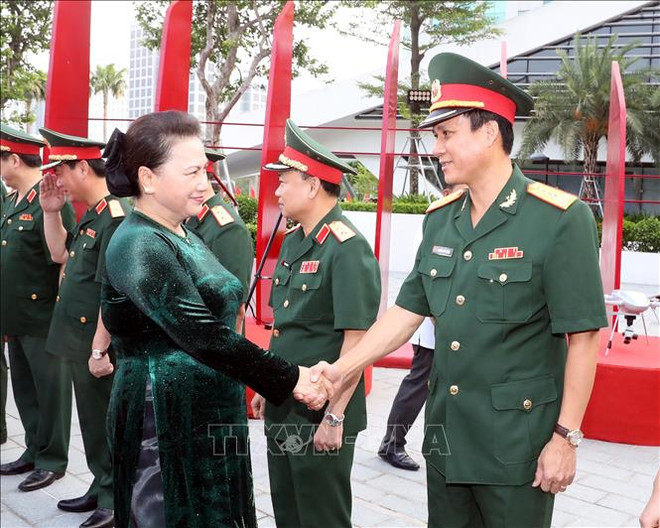 国会主席阮氏金银:Viettel需继续发挥率先构建越南数字生活、数字社会的作用 ảnh 2 国会主席阮氏金银:Viettel需继续发挥率先构建越南数字生活、数字社会的作用 ảnh 2