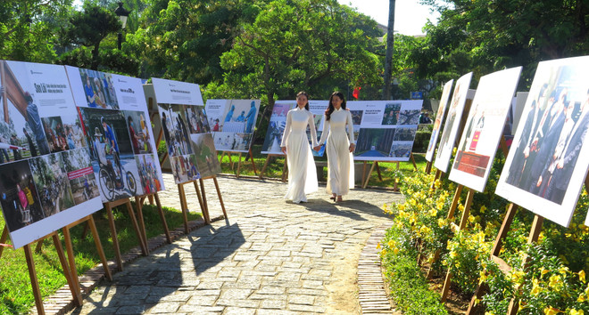 “越南抗击新冠肺炎疫情”图片展亮相承天顺化省 ảnh 1 “越南抗击新冠肺炎疫情”图片展亮相承天顺化省 ảnh 1