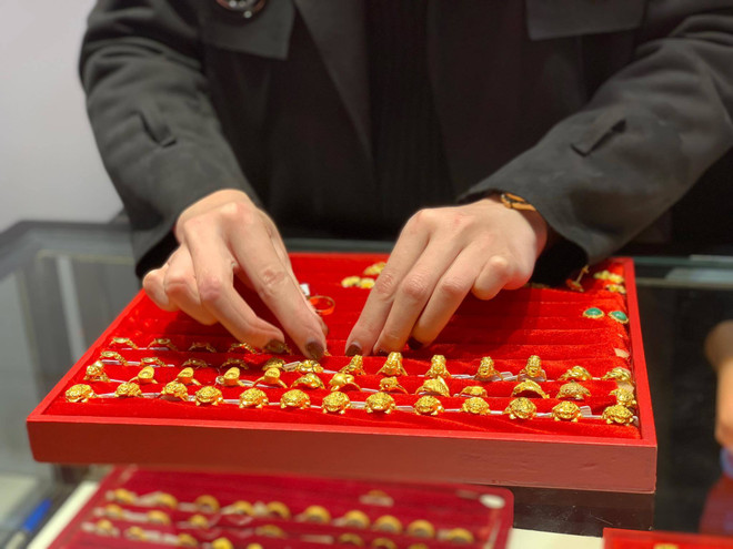 7月15日越南国内黄金价格上调16万越盾 ảnh 1 7月15日越南国内黄金价格上调16万越盾 ảnh 1