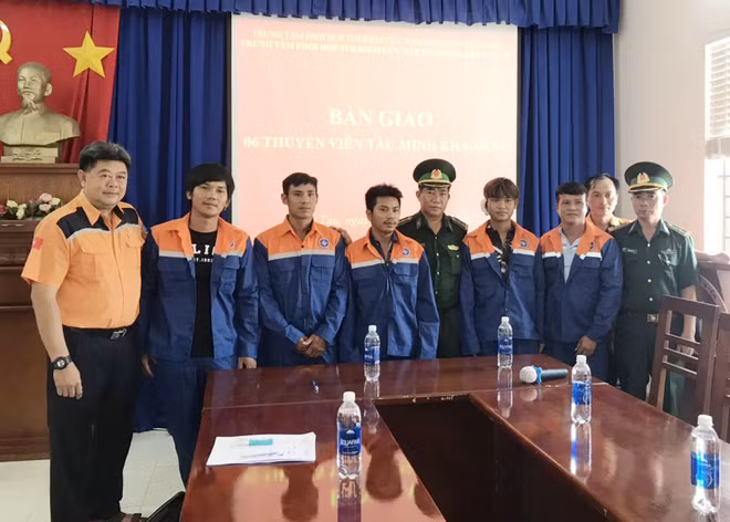 巴地头顿省：6名遇险船员成功获救 ảnh 1