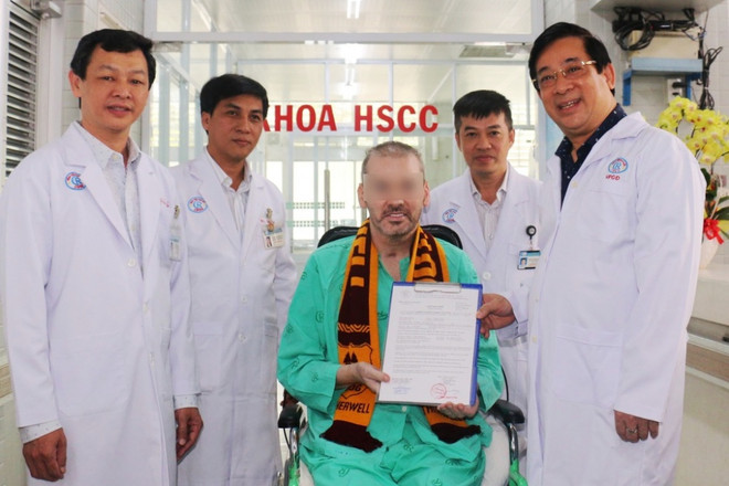 外国媒体：第91例患者治愈出院——越南成功抗击疫情的象征 ảnh 2