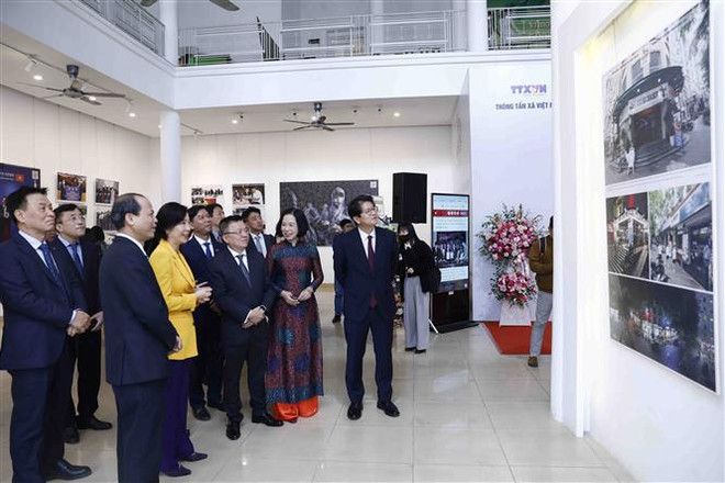 “越南-韩国合作30周年”图片展举行 ảnh 2 “越南-韩国合作30周年”图片展举行 ảnh 2