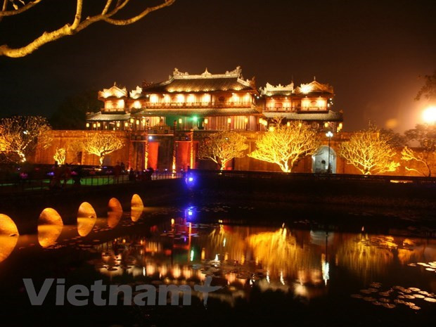 承天顺化省推出“顺化皇城夜市”旅游产品 ảnh 1 承天顺化省推出“顺化皇城夜市”旅游产品 ảnh 1