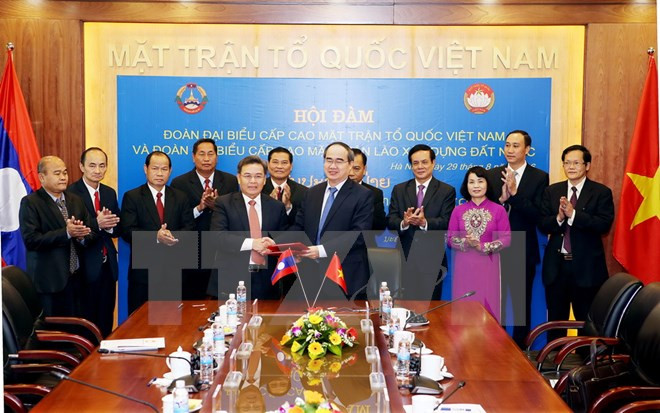 阮善仁与老挝建国阵线中央主席赛宋蓬·丰威汉举行会谈 ảnh 1 阮善仁与老挝建国阵线中央主席赛宋蓬·丰威汉举行会谈 ảnh 1