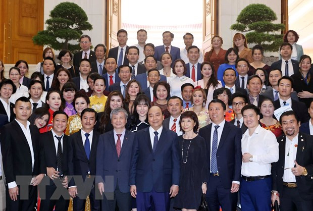 政府总理阮春福:政府一直与企业并肩同行 ảnh 2 政府总理阮春福:政府一直与企业并肩同行 ảnh 2