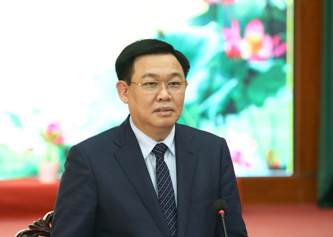 河内市委书记王廷惠:有效利用各方面资源 使山西市成为二线城市 ảnh 1 河内市委书记王廷惠:有效利用各方面资源 使山西市成为二线城市 ảnh 1