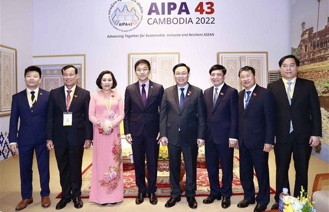 越南国会主席王廷惠会见各国议会领导人 ảnh 1 越南国会主席王廷惠会见各国议会领导人 ảnh 1