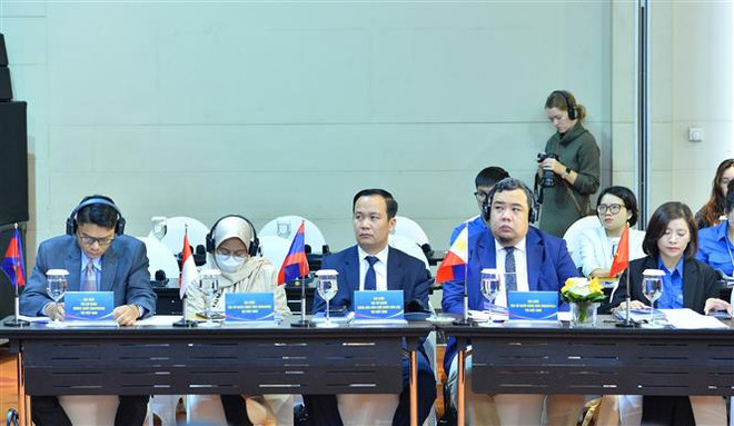 青年发展政策国际论坛在河内举行 ảnh 2