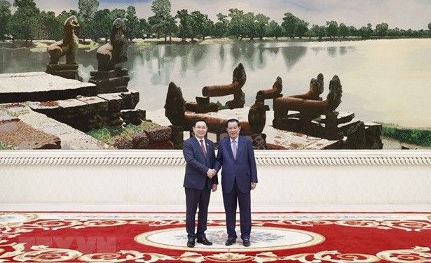 越南国会主席王廷惠圆满结束对柬埔寨和菲律宾进行正式访问并出席AIPA-43之旅 ảnh 1 越南国会主席王廷惠圆满结束对柬埔寨和菲律宾进行正式访问并出席AIPA-43之旅 ảnh 1