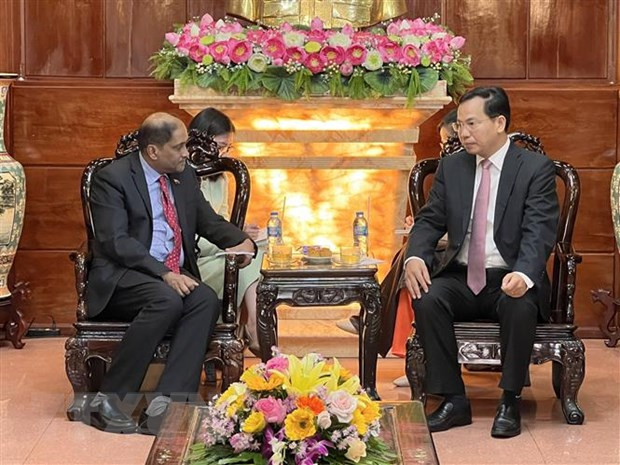 芹苴市积极促进与新加坡的经贸与投资合作关系 ảnh 1 芹苴市积极促进与新加坡的经贸与投资合作关系 ảnh 1