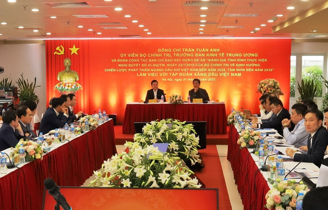建议越共中央政治局为石油产业颁布新战略方向 ảnh 1 建议越共中央政治局为石油产业颁布新战略方向 ảnh 1