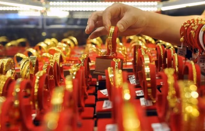 3月30日上午越南国内黄金卖出价达6700万越盾左右 ảnh 1