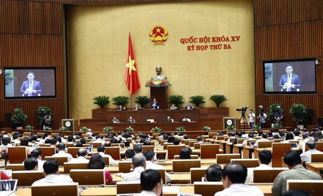 越南第十五届国会第三次会议:国会就银行和交通运输领域开展专题质询活动 ảnh 1 越南第十五届国会第三次会议:国会就银行和交通运输领域开展专题质询活动 ảnh 1