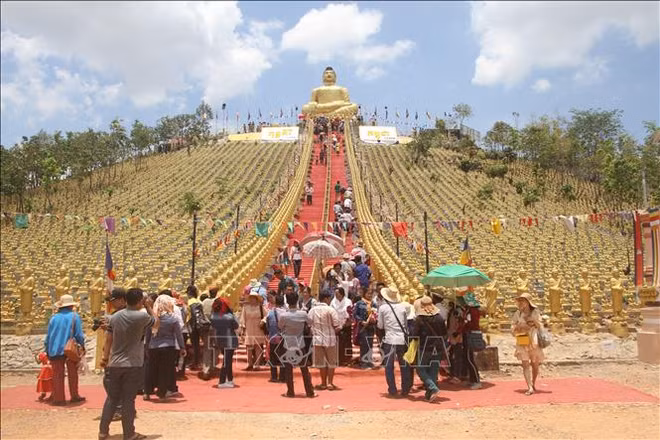 越南和泰国的重新开放为柬埔寨的旅游业注入动力 ảnh 1 越南和泰国的重新开放为柬埔寨的旅游业注入动力 ảnh 1