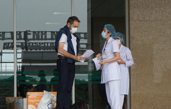 法国前驻越大使在越南体验新冠肺炎治疗过程 ảnh 1