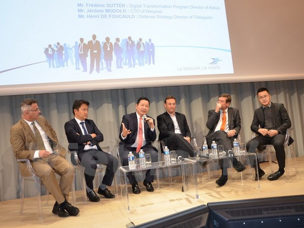 越南FPT集团与法国企业加强合作 ảnh 1 越南FPT集团与法国企业加强合作 ảnh 1