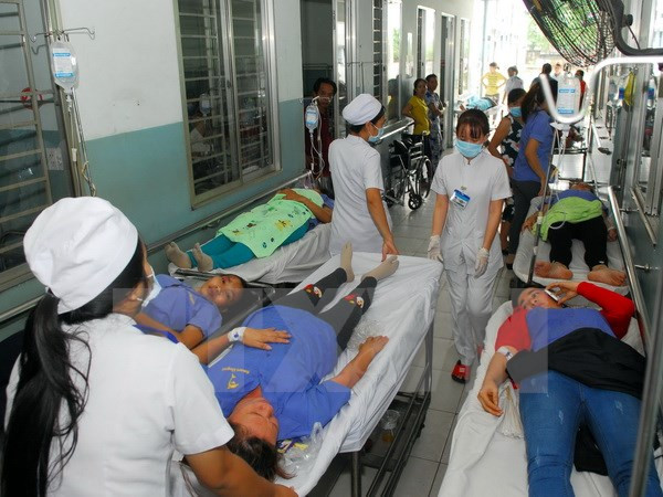 越南林同省卫生厅领导就41名旅客疑似食物中毒事件做出正式回应 ảnh 1