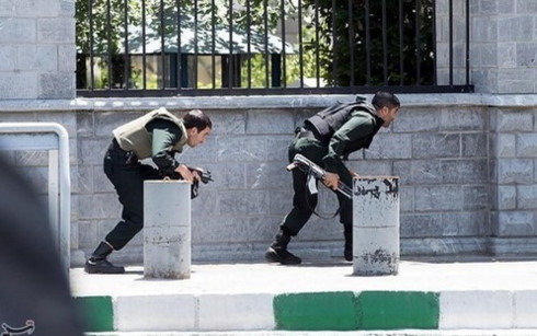 越南强烈谴责针对伊朗平民的两起恐怖袭击事件 ảnh 1