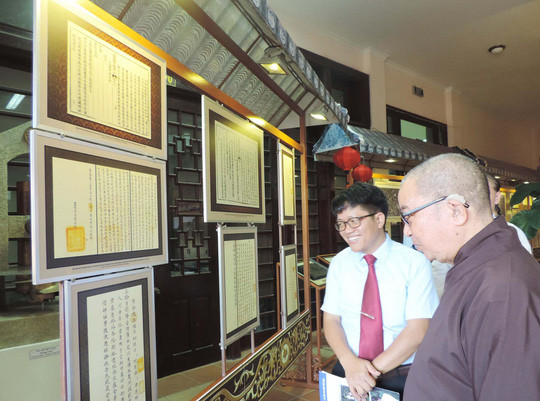 “广南—会安，朱版与木板的历史里程碑—世界资料遗产”资料展正式开展 ảnh 1