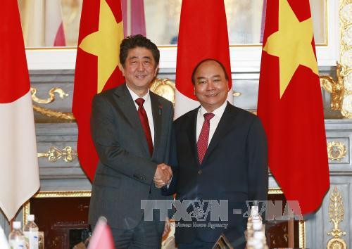 阮春福总理与日本首相安倍晋三进行会谈 ảnh 1 阮春福总理与日本首相安倍晋三进行会谈 ảnh 1
