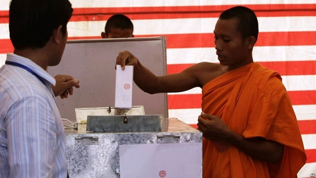 柬埔寨乡分区选举在即 洪森首次亲自参加竞选活动 ảnh 1