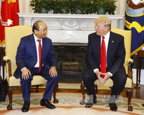 越南政府总理阮春福与美国总统特朗普举行会谈 ảnh 1 越南政府总理阮春福与美国总统特朗普举行会谈 ảnh 1