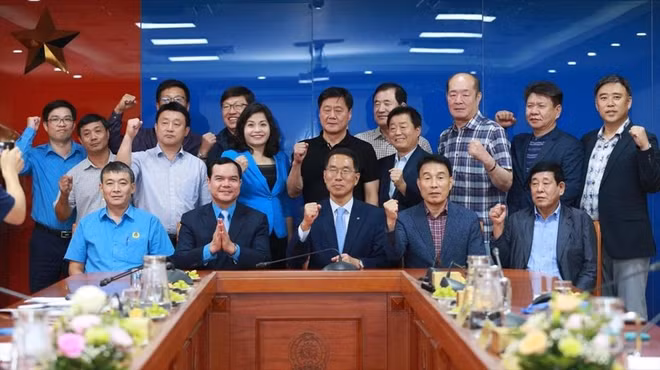 越南劳动总联合会主席会见韩国工会联合会代表团 ảnh 2