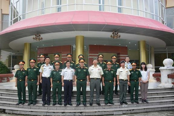 越南与日本为举行重型工兵装备训练做好准备 ảnh 3