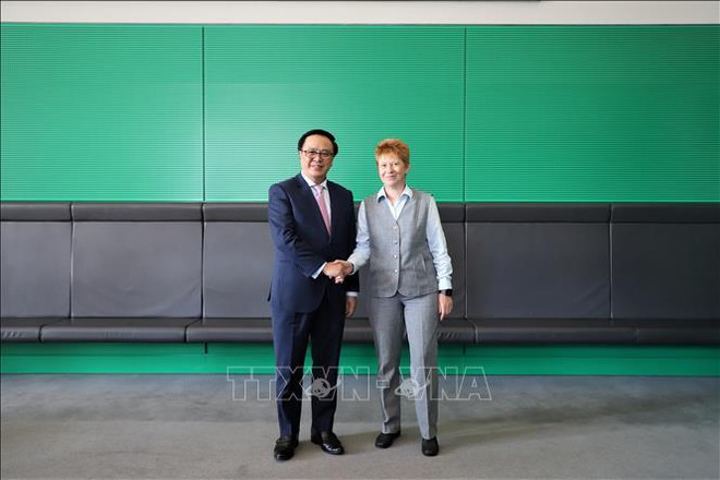 越南共产党与德国左翼党第二次政策对话会在德国召开 ảnh 2 越南共产党与德国左翼党第二次政策对话会在德国召开 ảnh 2