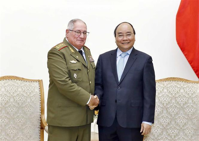 越南政府总理阮春福会见古巴革命武装力量部第一副部长兼总参谋长 ảnh 1 越南政府总理阮春福会见古巴革命武装力量部第一副部长兼总参谋长 ảnh 1