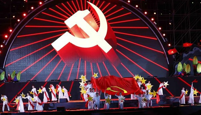 国会主席王廷惠出席太原省普安市成立决议公布仪式 ảnh 1 国会主席王廷惠出席太原省普安市成立决议公布仪式 ảnh 1