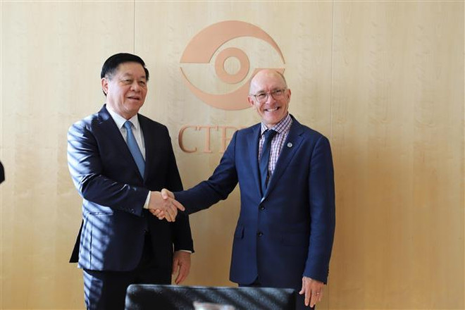 越共中央书记处书记、中央宣教部部长阮仲义对奥地利进行工作访问 ảnh 1 越共中央书记处书记、中央宣教部部长阮仲义对奥地利进行工作访问 ảnh 1