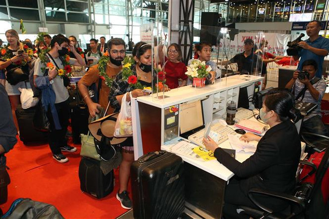 越捷的岘港至印度孟买和新德里两条新直达航线正式开通 ảnh 2