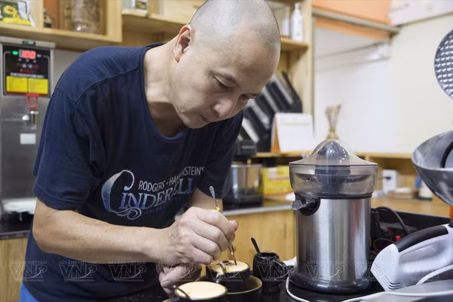 鸡蛋咖啡杯中的河内风景 ảnh 2