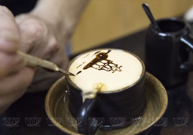 鸡蛋咖啡杯中的河内风景 ảnh 1