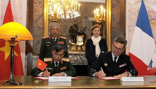越法防务合作关系的里程碑 ảnh 1