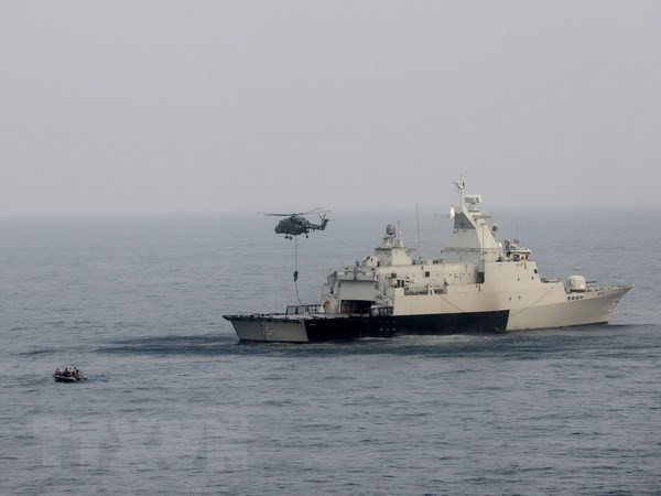 各国海岸警卫力量携手打击在东海非法捕鱼的行为 ảnh 1 各国海岸警卫力量携手打击在东海非法捕鱼的行为 ảnh 1