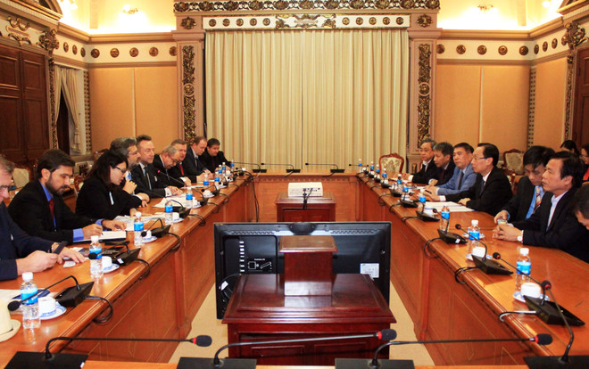 胡志明市领导会见捷克工贸部副部长巴特尔 ảnh 1 胡志明市领导会见捷克工贸部副部长巴特尔 ảnh 1