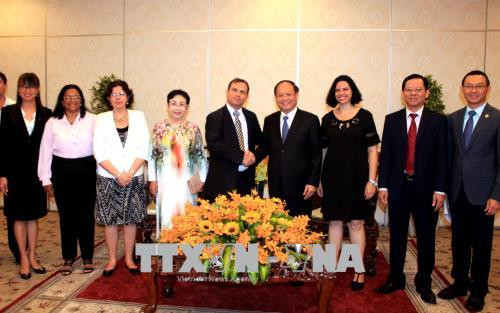 胡志明市领导会见古巴与各国人民友好协会主席 ảnh 2