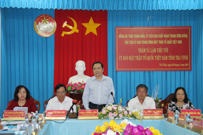 越南祖国阵线中央委员会主席陈青敏向茶荣省高棉族同胞拜年 ảnh 2 越南祖国阵线中央委员会主席陈青敏向茶荣省高棉族同胞拜年 ảnh 2