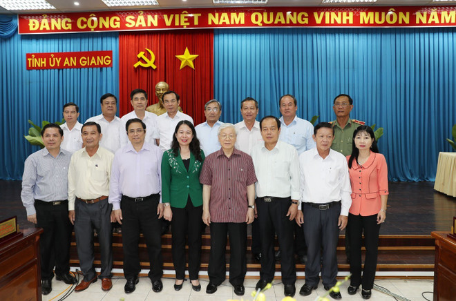 越共中央总书记阮富仲莅临安江省调研 ảnh 1 越共中央总书记阮富仲莅临安江省调研 ảnh 1