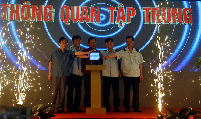 广宁省展开落实芒街口岸“集中式”通关管理及通关手续 ảnh 1 广宁省展开落实芒街口岸“集中式”通关管理及通关手续 ảnh 1