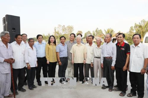 越共中央总书记阮富仲莅临安江省调研 ảnh 2 越共中央总书记阮富仲莅临安江省调研 ảnh 2