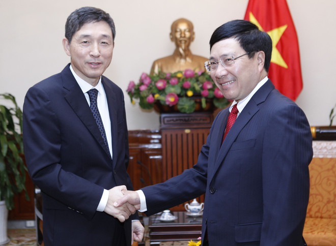 越南政府副总理兼外长范平明会见韩国驻越大使李赫 ảnh 1 越南政府副总理兼外长范平明会见韩国驻越大使李赫 ảnh 1