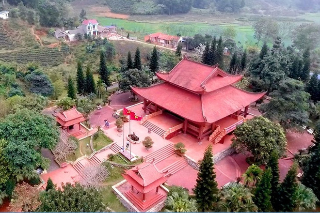 参观定化安全区——金色历史丰碑矗立的地方 ảnh 1 参观定化安全区——金色历史丰碑矗立的地方 ảnh 1