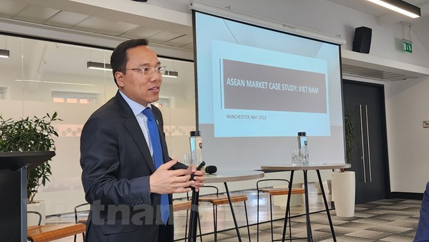 越英建交50周年:加强两国各地合作关系 ảnh 1 越英建交50周年:加强两国各地合作关系 ảnh 1