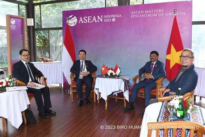 第42届东盟峰会：越南与印尼加强信息与传媒领域合作 ảnh 1