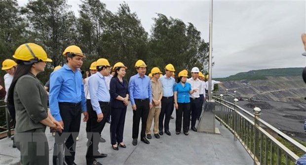 国家副主席武氏映春:广宁省提出可持续发展煤炭行业的措施 ảnh 1 国家副主席武氏映春:广宁省提出可持续发展煤炭行业的措施 ảnh 1