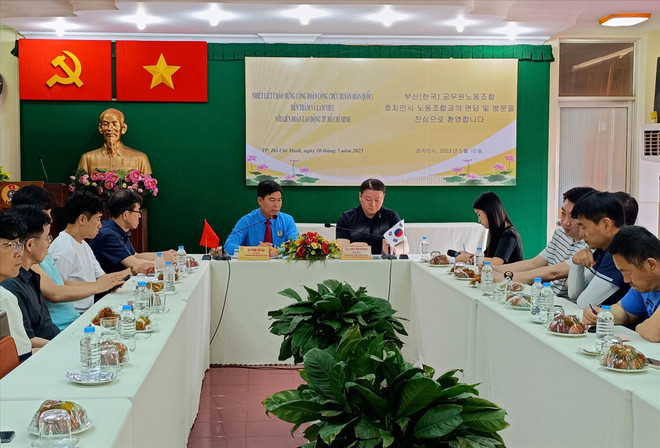 胡志明市工会与韩国釜山市工会举行经验交流活动 ảnh 1 胡志明市工会与韩国釜山市工会举行经验交流活动 ảnh 1