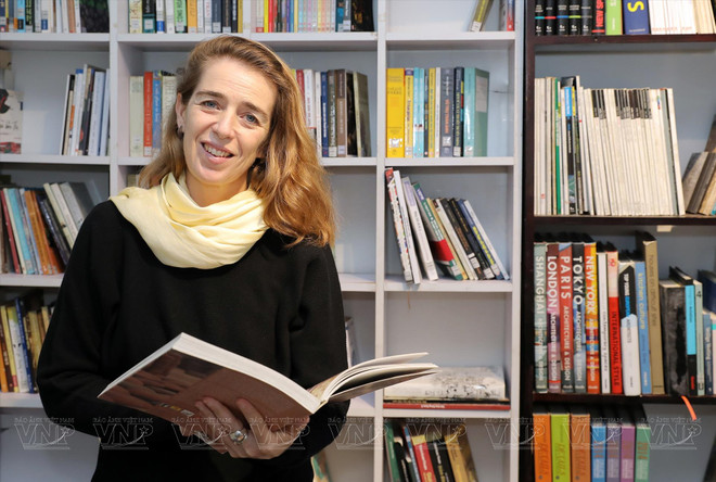 葡萄牙艺术家康斯坦萨·阿鲁卡眼中的越南祭祖习俗 ảnh 1 葡萄牙艺术家康斯坦萨·阿鲁卡眼中的越南祭祖习俗 ảnh 1